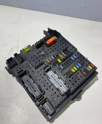 Volvo V70 Fuse module 8676391 00004849696 12217799