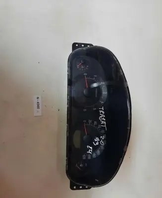 Hyundai Trajet Speedometer (instrument cluster) 940133A000