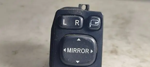 Lexus IS 220D-250-350 Wing mirror switch 183575