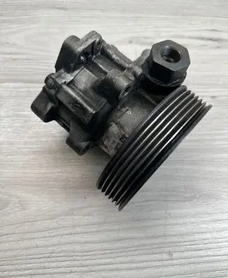 Peugeot 406 Power steering pump