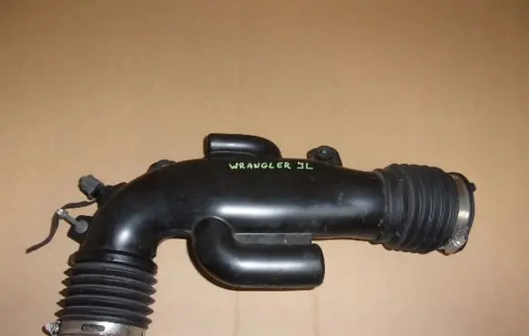 Jeep Wrangler Air intake hose/pipe 68409874AB