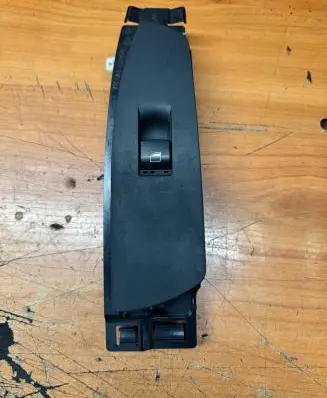 BMW 7 F01 F02 F03 F04 Electric window control switch 9163520 ME05AM00166 11W04E03