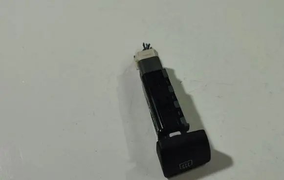 Hyundai Santa Fe Windscreen/window heater switch 93710