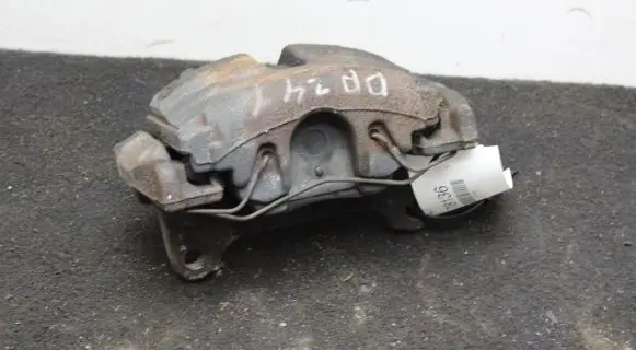 Volkswagen PASSAT CC Front brake caliper