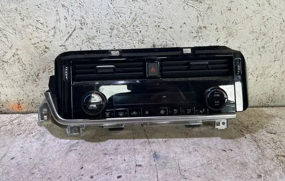 Nissan Qashqai J12 Climate control unit VPKASH18C612VG 275006UNOC HVG2207011D6
