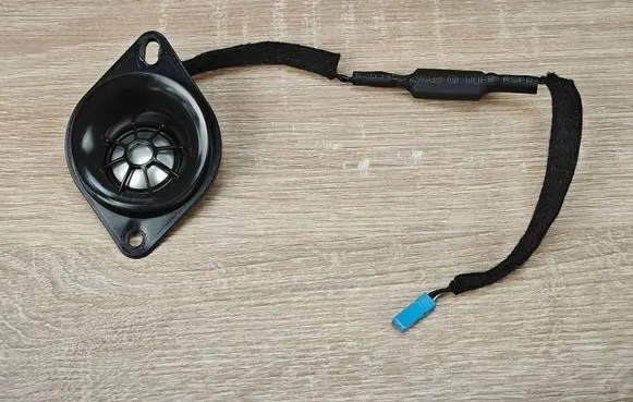 BMW 8 G16 Parcel shelf speaker 9475237