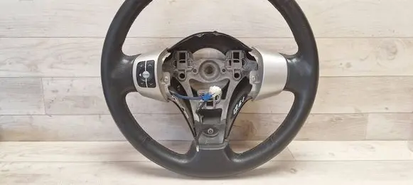 Toyota Yaris Steering wheel