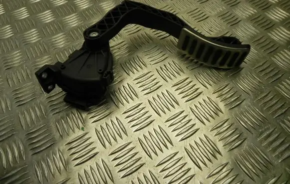 Volkswagen Phaeton Accelerator throttle pedal 3D1721503H T116
