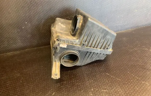 KIA Sorento Air filter box 281103E700