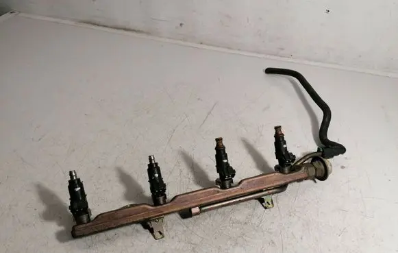 Honda CR-V Fuel main line pipe