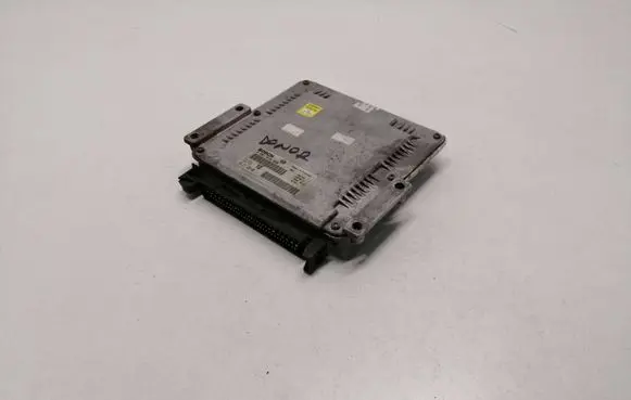 Peugeot 806 Engine control unit/module 9635156680 EDC15C2 0281010028