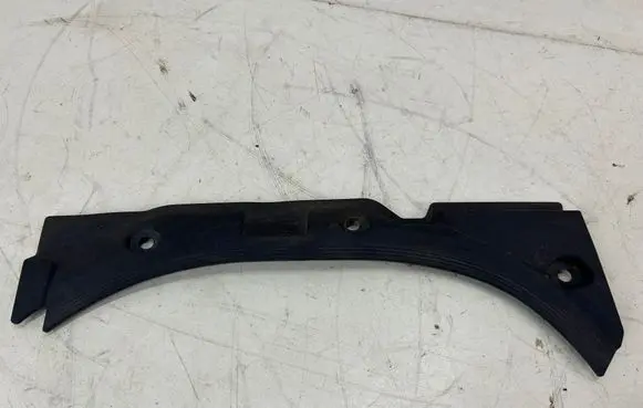 Audi A8 S8 D4 4H Fender end trim 4H0823746C