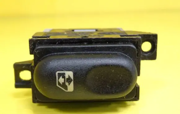 Renault Laguna I Electric window control switch