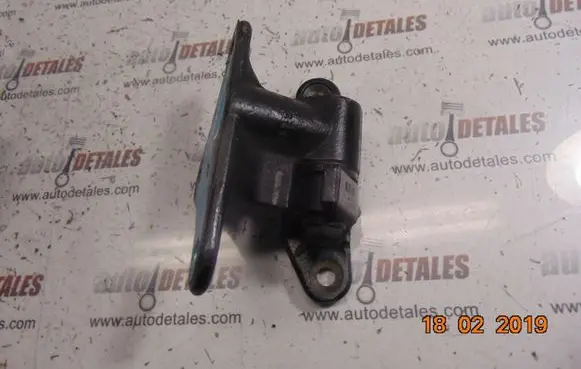 Mercedes-Benz R W251 Front door lower hinge 