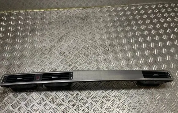 Volvo V70 Dash center air vent grill 30715143