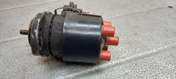 Volkswagen Golf III Ignition distributor 