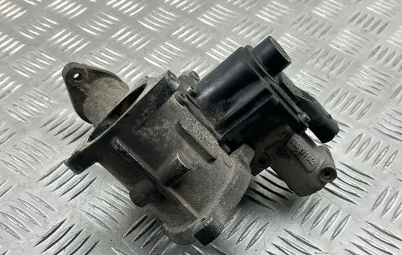Volkswagen Caddy EGR valve 03G129637A