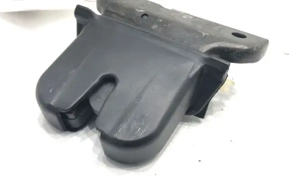 Audi A3 S3 8L Tailgate exterior lock 
