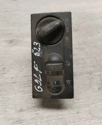 Volkswagen Golf III Light switch 04050504