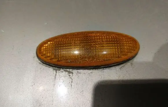Mazda 323 Front fender indicator light 