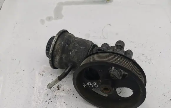 Toyota Avensis T250 Power steering pump NOCODE