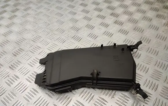 Mercedes-Benz E W212 Fuse box cover A2125400082