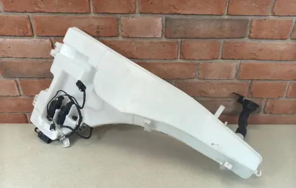 BMW X5 E70 Windshield washer fluid reservoir/tank 7161477