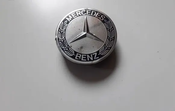 Mercedes-Benz C W205 Original wheel cap A1714000025