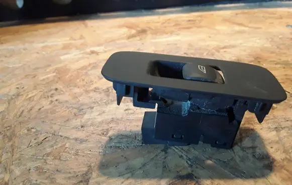 Volvo V40 Electric window control switch 31394840