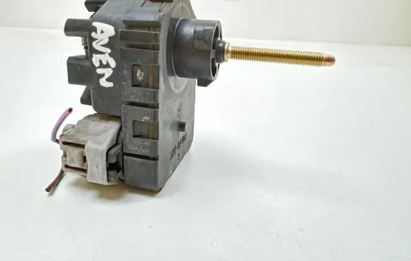 Headlight level adjustment motor