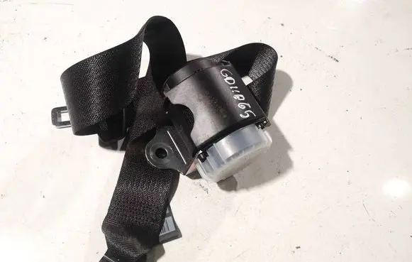 Opel Astra J Rear seatbelt 