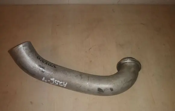 Volvo XC90 Engine coolant pipe/hose 9142953 A2567