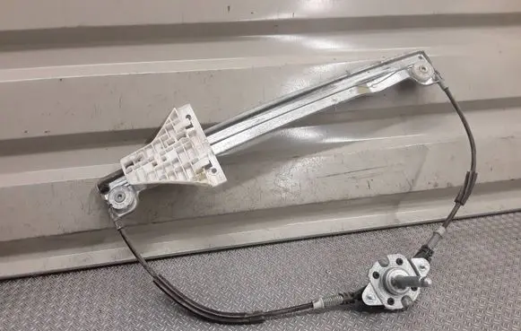 Mitsubishi Colt Rear door manual window regulator 