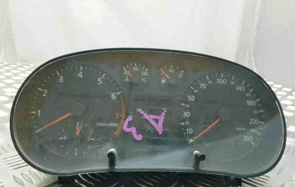 Audi A3 S3 8L Speedometer (instrument cluster) 8L0919860E