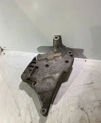 Volkswagen PASSAT B6 Engine mounting bracket 03G199207F