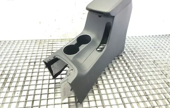 Hyundai Elantra VI Center console 