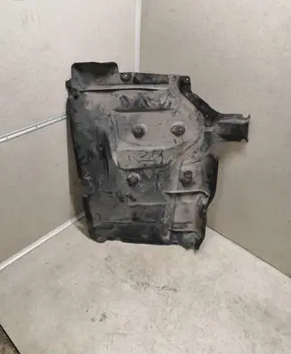 Mercedes-Benz S W222 Engine splash shield/under tray A2226902507