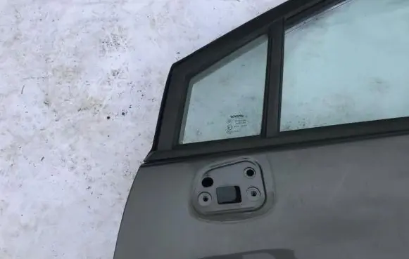 Toyota Corolla Verso AR10 Front door vent window glass four-door 