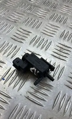 Volvo XC90 Turbo solenoid valve 72224010