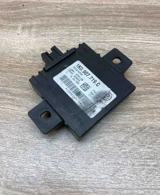 Audi A3 S3 8P Alarm control unit/module 1K0907719C