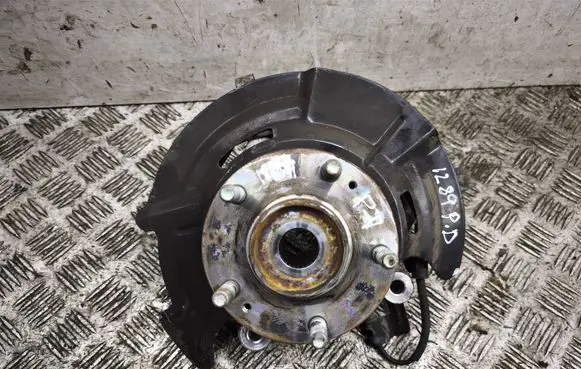 Front wheel hub