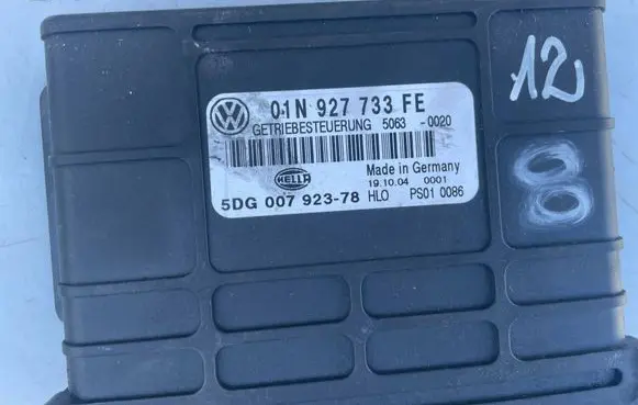 Volkswagen PASSAT B5.5 Gearbox control unit/module 01N927733FE