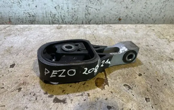 Engine mount bracket
