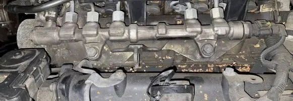 Fuel main line pipe