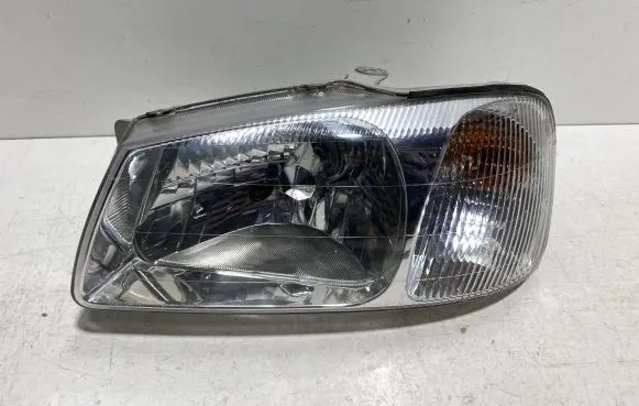 Hyundai Accent Headlight/headlamp 92101250