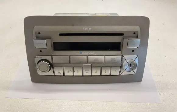 Lancia Ypsilon Radio/CD/DVD/GPS head unit 7644383316 E1022329 815BP438340847685
