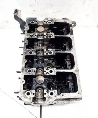 Volkswagen PASSAT B5.5 Engine head 038103373r