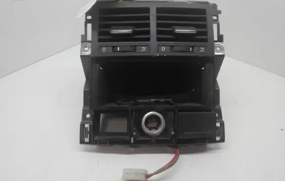 Volkswagen Touareg I Rear air vent grill 7L6819203C