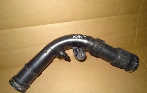 Volvo XC60 Turbo air intake inlet pipe/hose 31657341 D23NA