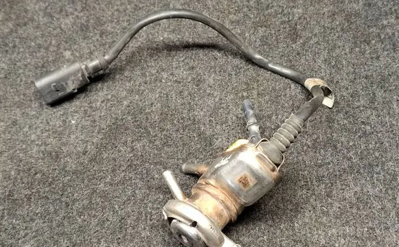 Audi A6 Allroad C7 AdBlue injector 4G0131113C
